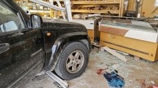 Κως: «Το αμάξι ήταν αυτόματο, ο οδηγός μπερδεύτηκε και δεν κατάφερε να σταματήσει» λέει ο ιδιοκτήτης του φούρνου