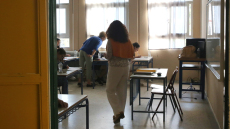 Πανελλαδικές Εξετάσεις: Φροντιστήρια, βιταμίνες, διαιτολόγια, σύμβουλοι επαγγελματικού προσανατολισμού και ο ρόλος του TikTok