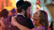 Nobody Wants This: Η 2η σεζόν της επιτυχημένης σειράς θα κάνει πρεμιέρα τον Οκτώβριο
