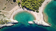 5 παραλίες δύο ώρες από την Αθήνα, ιδανικές για ολοήμερες αποδράσεις