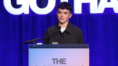 Μεγάλη διάκριση για τον Όουεν Κούπερ στα Gotham TV Awards - Βραβεύτηκε για τον ρόλο του στο Adolescence 