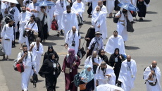 Σαουδική Αραβία: Εκατοντάδες χιλιάδες μουσουλμάνοι συρρέουν στη Μέκκα για το μεγάλο προσκύνημα