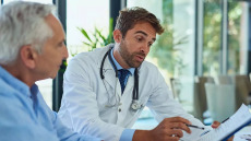 Γιατί αντιδρούν οι εργαστηριακοί γιατροί στην παράταση των παραπεμπτικών