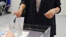 ALCO: Στις 12,5 μονάδες το προβάδισμα της ΝΔ, τρίτη η Ελληνική Λύση, αγγίζουν το 20% οι αναποφάσιστοι