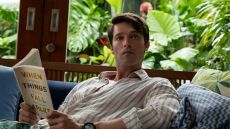 Ο Πάτρικ Σβαρτσενέγκερ περιέγραψε την οντισιόν του στο «White Lotus»: «Ήταν πολύ ιδιαίτερη»