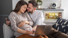 Υπογονιμότητα: Πότε επιλέγεται η σπερματέγχυση και πότε η IVF – Ο ειδικός εξηγεί