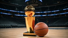 Τζάμπολ στους τελικούς του NBA: Θάντερ και Πέισερς συγκρούονται για το δαχτυλίδι του πρωταθλητή