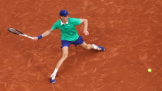 Στον τελικό του Roland Garros ο Σίνερ - Απέκλεισε 3-0 σετ τον Τζόκοβιτς - Βίντεο 