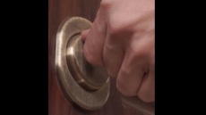 Η ΕΛ.ΑΣ. δίνει 5 απλές συμβουλές που μειώνουν τον κίνδυνο διάρρηξης ενόψει τριημέρου Αγίου Πνεύματος - Δείτε βίντεο