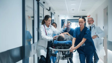 Ευαγγελισμός – Μαρτυρία: Η απίστευτη περίπτωση μιας 69χρονης που πέρασε 26 ώρες στα Επείγοντα