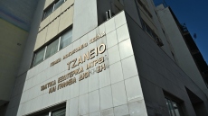 Τζάνειο: Αναζητείται ο βοηθός νοσηλευτή για τη μετάγγιση αίματος σε λάθος ασθενή - Αγωνία για την 62χρονη, παραμένει διασωληνωμένη σε ΜΕΘ