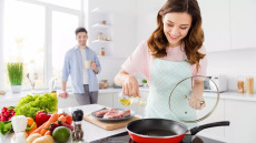 Καρκίνος μαστού: Τα μαγειρικά έλαια που ενισχύουν τον κίνδυνο κάτω από τη μύτη μας – Τι να προτιμάμε