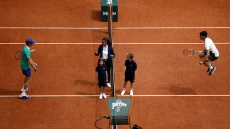 Η Εύα Ασδεράκη διαιτητής στον τελικό Σίνερ - Αλκαράθ στο Roland Garros
