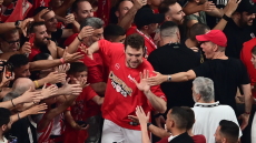 Βεζένκοβ: «Έχω πάθει διάστρεμμα, δείξαμε ότι ήμασταν πιο σκληροί στη σειρά των τελικών