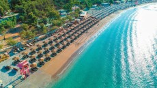 Σημαντικό επενδυτικό ενδιαφέρον για τη μακροχρόνια μίσθωση της οργανωμένης παραλίας «Ακτής Βουλιαγμένης»