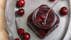 Τα καλοκαιρινά γλυκά του κουταλιού και οι συνταγές τους