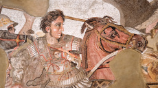 Αλήθειες και μύθοι για τον Μέγα Αλέξανδρο: Ήταν εθισμένος στο κρασί; Οι στρατηγοί του, η ερωτική του ζωή και ο μοιραίος πυρετός