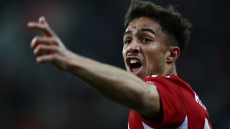 Μπάμπης Κωστούλας: Περνάει ιατρικά την Τετάρτη και υπογράφει στη Μπράιτον, αναφέρουν στην Αγγλία 