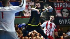 Χάντμπολ: Η ΑΕΚ κέρδισε 30-27 στην έδρα του Ολυμπιακού και ο τίτλος θα κριθεί σε 5ο ματς - Δείτε βίντεο