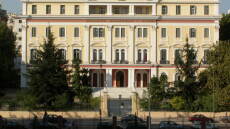 Άγνωστοι πέταξαν μπογιές στο Διοικητήριο της Θεσσαλονίκης