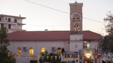 Λαμία: Μπήκε σε εκκλησία την ώρα του Όρθρου και έβριζε... γιατί τον ξύπνησαν οι καμπάνες