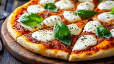 Σπιτική ιταλική πίτσα: Πώς θα πετύχετε το τέλειο αποτέλεσμα