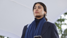 Madleen: Η Γαλλίδα ευρωβουλευτής Ρίμα Χασάν και επτά ακόμα άτομα αρνούνται να υπογράψουν τα έγγραφα απέλασης του Ισραήλ
