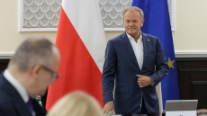 Ο Τουσκ εξηγεί γιατί η Βουδαπέστη δεν αποτελεί ιδανική επιλογή για τη συνάντηση Ζελένσκι-Πούτιν