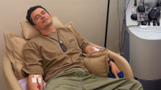 O Ορλάντο Μπλουμ έδωσε 11.800 ευρώ για να «αφαιρέσει» τα μικροπλαστικά και τις τοξικές ουσίες από το αίμα του - Γιατί αντιδρούν οι επιστήμονες
