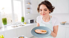 Σολομός: Σήμερα περιέχει 50% λιγότερα ω-3 σε σχέση με το παρελθόν – Δύο καθηγητές εξηγούν γιατί συμβαίνει αυτό και πώς θα διορθωθεί