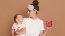 Γιατί ξυπνάει συνέχεια το μωρό; 5 πράγματα που κάθε γονιός πρέπει να ξέρει – Μια καθηγήτρια εξηγεί
