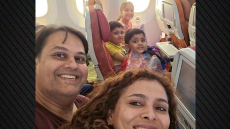 Η τραγική selfie οικογένειας μέσα από το αεροσκάφος που έπεσε στην Ινδία - Τι οδήγησε στη συντριβή, όλα τα σενάρια