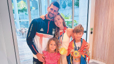 Ο Τζόκοβιτς παίρνει golden visa και έρχεται μόνιμα στην Ελλάδα, έφαγε χθες με τον Μητσοτάκη