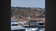 Νέο βίντεο-ντοκουμέντο: Η στιγμή που το ελικόπτερο πέφτει στο νερό στη Μαρίνα Βουλιαγμένης - Το λάθος του πιλότου