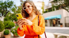 Τι συμβαίνει στο σώμα σας κάθε φορά που τσεκάρετε το Instagram – Και αμέσως μετά
