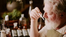 Το τεστ όσφρησης που εντοπίζει τη νόσο Αλτσχάιμερ χρόνια πριν την διάγνωση
