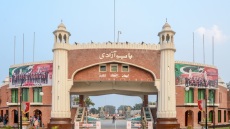 Το Πακιστάν κλείνει τα σύνορα με το Ιράν - «Στηρίζουμε ηθικά και διπλωματικά τον γείτονα» λέει το Ισλαμαμπάντ