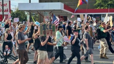Υπέκυψε διαδηλωτής που τραυματίστηκε από αδέσποτη σφαίρα σε διαδήλωση στη Γιούτα εναντίον του Τραμπ 