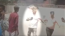 Νέο βίντεο με τον επιζώντα της αεροπορικής τραγωδίας στην Ινδία - Έφυγε... άθικτος και περπατώντας σαν κύριος από τα συντρίμμια