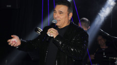 Στην Αίγυπτο οι Έλληνες καλλιτέχνες που είχαν εγκλωβιστεί στο Ισραήλ - Αλέκος Ζαζόπουλος: «Μας καθυστερούν για τα διαβατήρια»