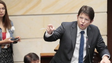 Σε εξαιρετικά κρίσιμη κατάσταση ο Κολομβιανός γερουσιαστής Ουρίμπε – Ακόμη αναζητά το κίνητρο η αστυνομία
