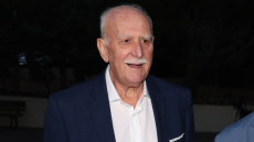 Γιώργος Παπαδάκης: Γλέντι μέχρι το πρωί στις διακοπές του - Η μαντινάδα που του αφιέρωσαν