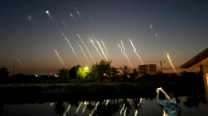 Σε εγρήγορση η Μεσόγειος για τους πυραύλους του Ιράν: Η σύσκεψη στο Πεντάγωνο, ο Ερντογάν και τα μέτρα στην Ευρώπη