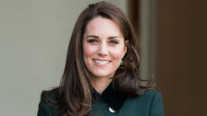 Βίντεο: Η πριγκίπισσα Κέιτ τίμησε την προσφορά στην κοινότητα σε ετήσια χριστουγεννιάτικη εκδήλωση