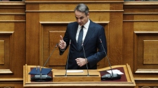 Στη Βουλή το μεσημέρι ο Μητσοτάκης για το μεταναστευτικό - Ανακοινώνει αναστολή αιτημάτων ασύλου και κράτηση σε κλειστά κέντρα