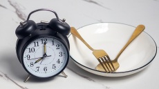 Πόσο αντέχει ο άνθρωπος χωρίς τροφή; Τι συμβαίνει στον σώμα μας μέρα με τη μέρα