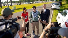 Ελεύθερος αφέθηκε μετά από 3 μήνες σε κέντρο κράτησης μεταναστών ο Παλαιστίνιος ακτιβιστής του Κολούμπια 