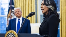 Ο Τραμπ αδειάζει την Γκάμπαρντ που είπε πως δεν υπάρχουν αποδείξεις ότι το Ιράν κατασκευάζει πυρηνικό όπλο: Κάνει λάθος
