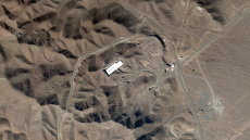 Fox News: Με έξι βόμβες bunker-buster «χτύπησαν» οι ΗΠΑ το Φορντό