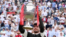 Ασταμάτητος Αλκαράθ - Κατέκτησε το τρόπαιο στο  Queen's  και φουλάρει για το Wimbledon - Βίντεο 